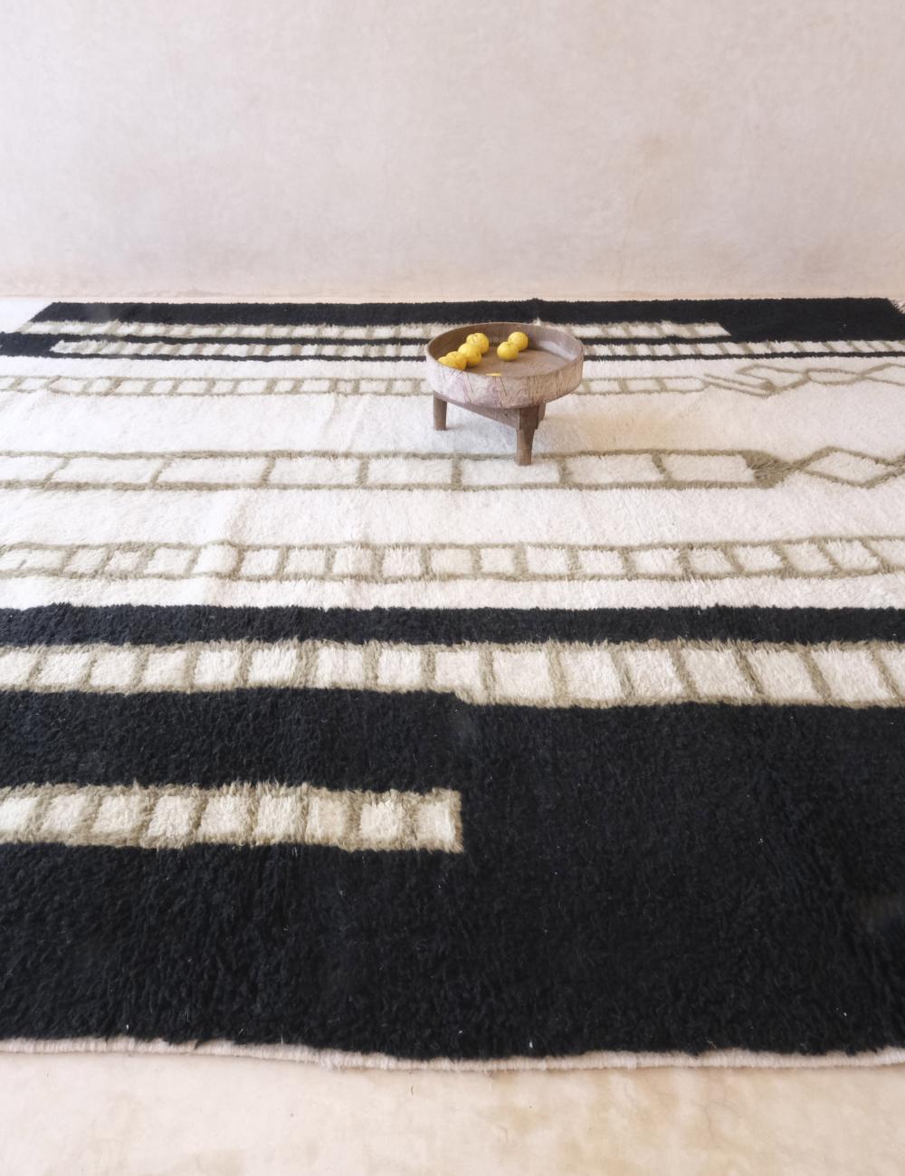 Oversized Handmade Moroccan Wool Rug for Bedroom or Living Room – Boujad Craftsmanship